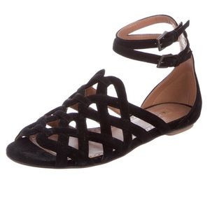 Black suede Alaia flat sandals !